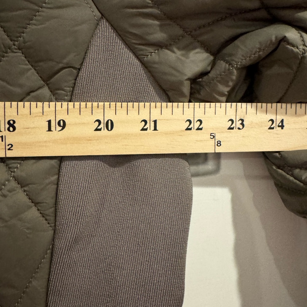 Barbour Quilted Utility Jacket - Olive and Brown - Picture 8 of 9